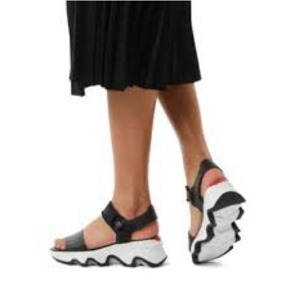 Sorel Shoes - Sorel Black and White Kinetic Sandals 9